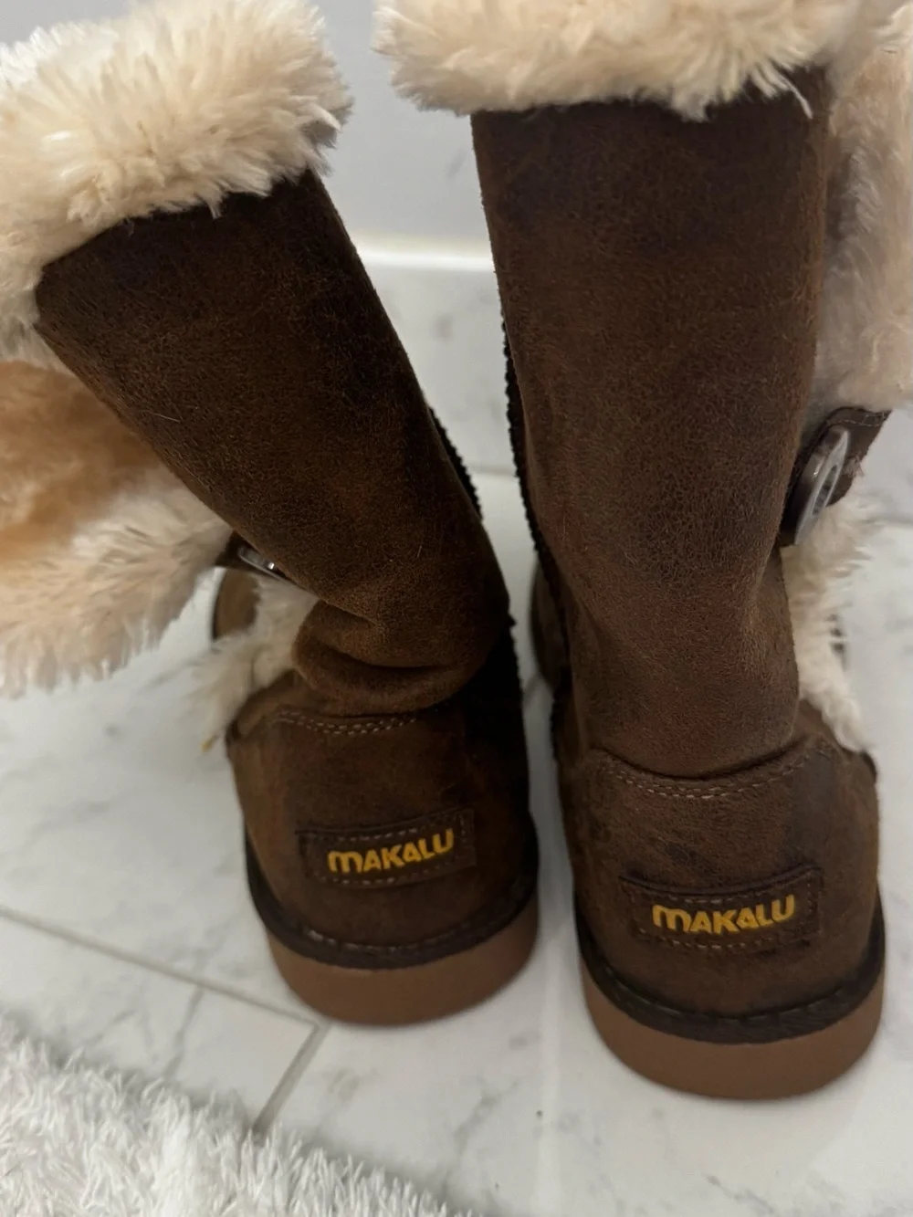Cozy Chestnut Faux-Suede Winter Boots with Cream Fur Trim